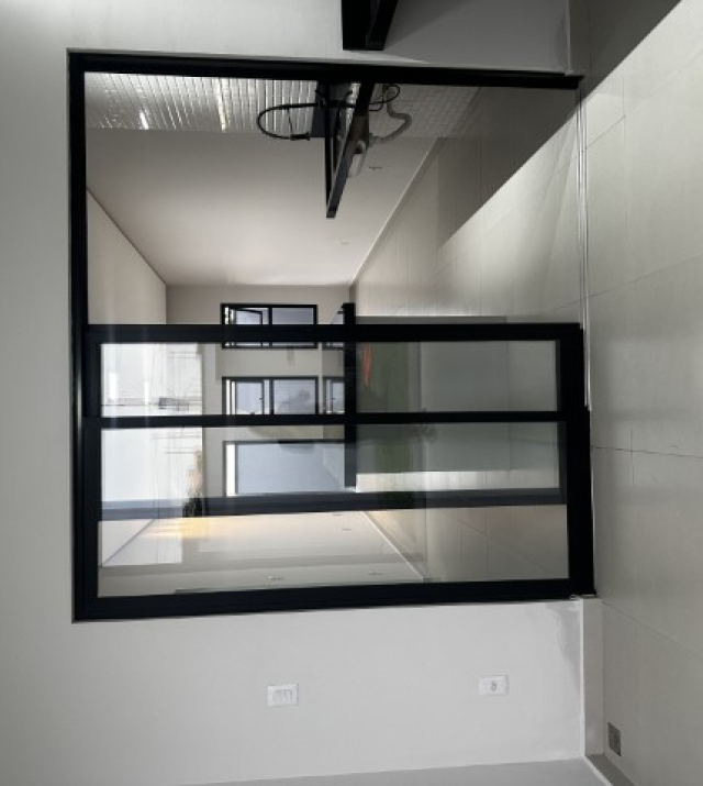 C3818 11.JPG